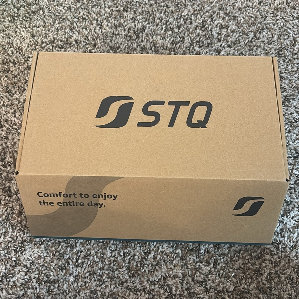 STQ White Slip-On Sneakers 9.5 - Picture 3 of 4